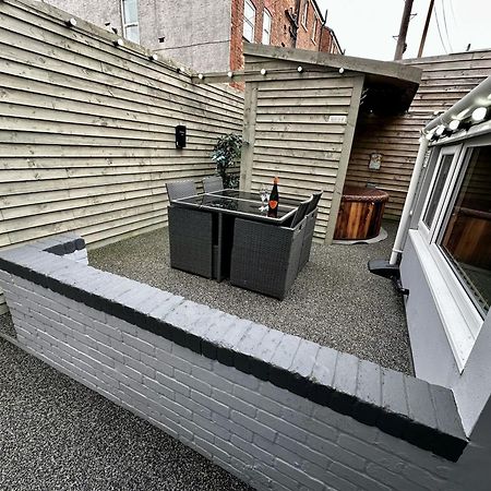 Albert Luxury Hottub & Jacuzzi Apartments بلاكبول المظهر الخارجي الصورة