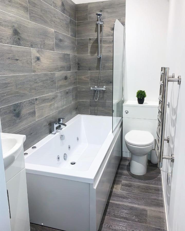 Albert Luxury Hottub & Jacuzzi Apartments بلاكبول المظهر الخارجي الصورة