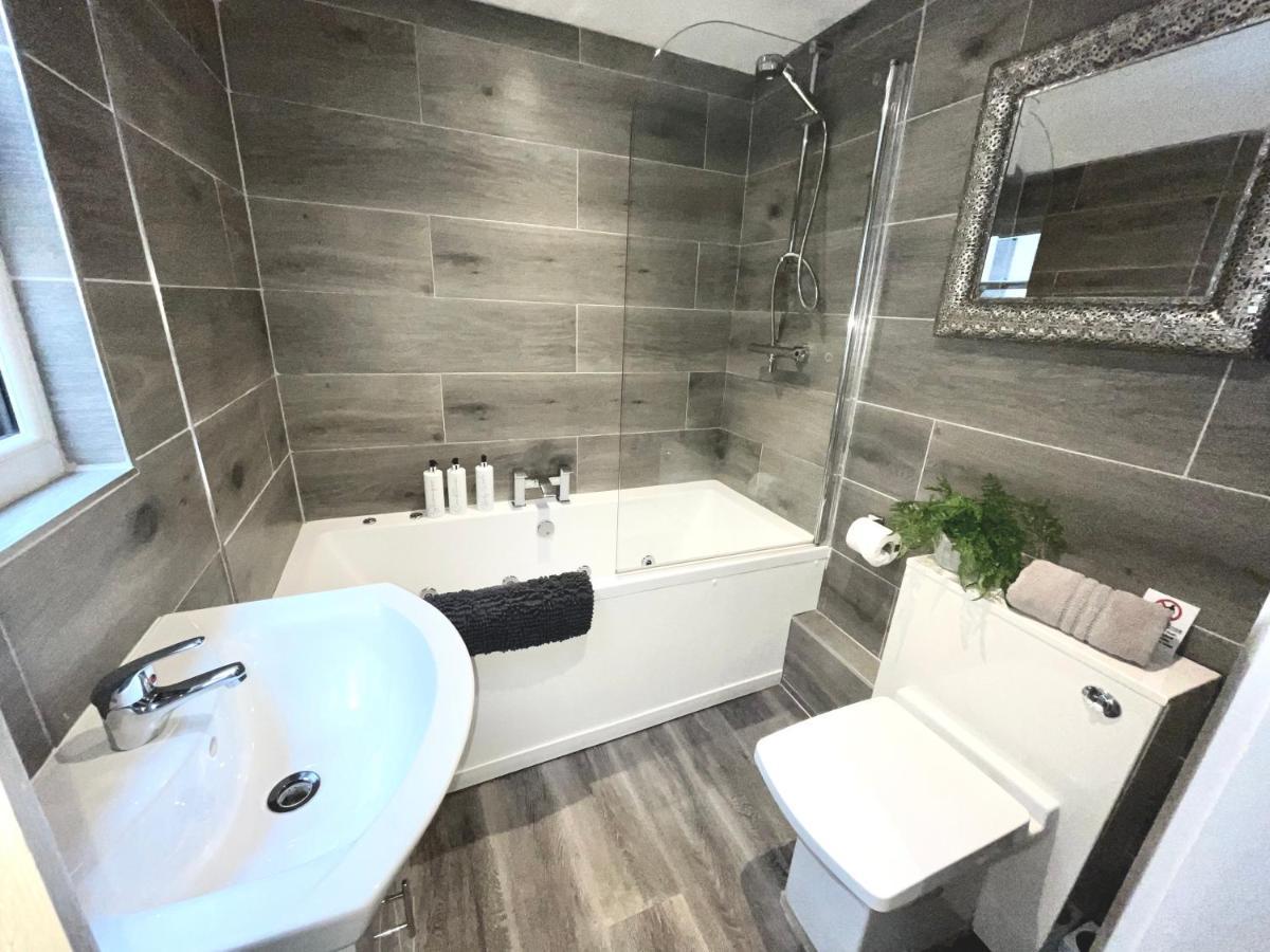 Albert Luxury Hottub & Jacuzzi Apartments بلاكبول المظهر الخارجي الصورة