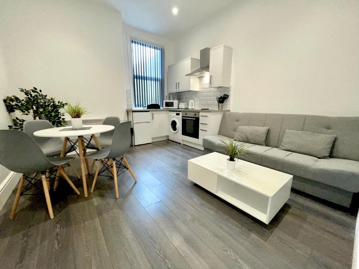 Albert Luxury Hottub & Jacuzzi Apartments بلاكبول المظهر الخارجي الصورة