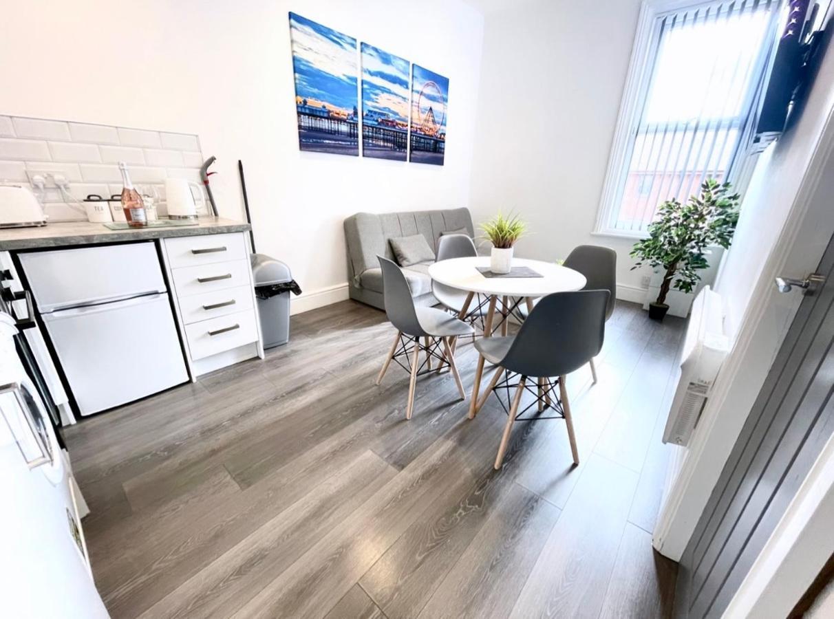 Albert Luxury Hottub & Jacuzzi Apartments بلاكبول المظهر الخارجي الصورة