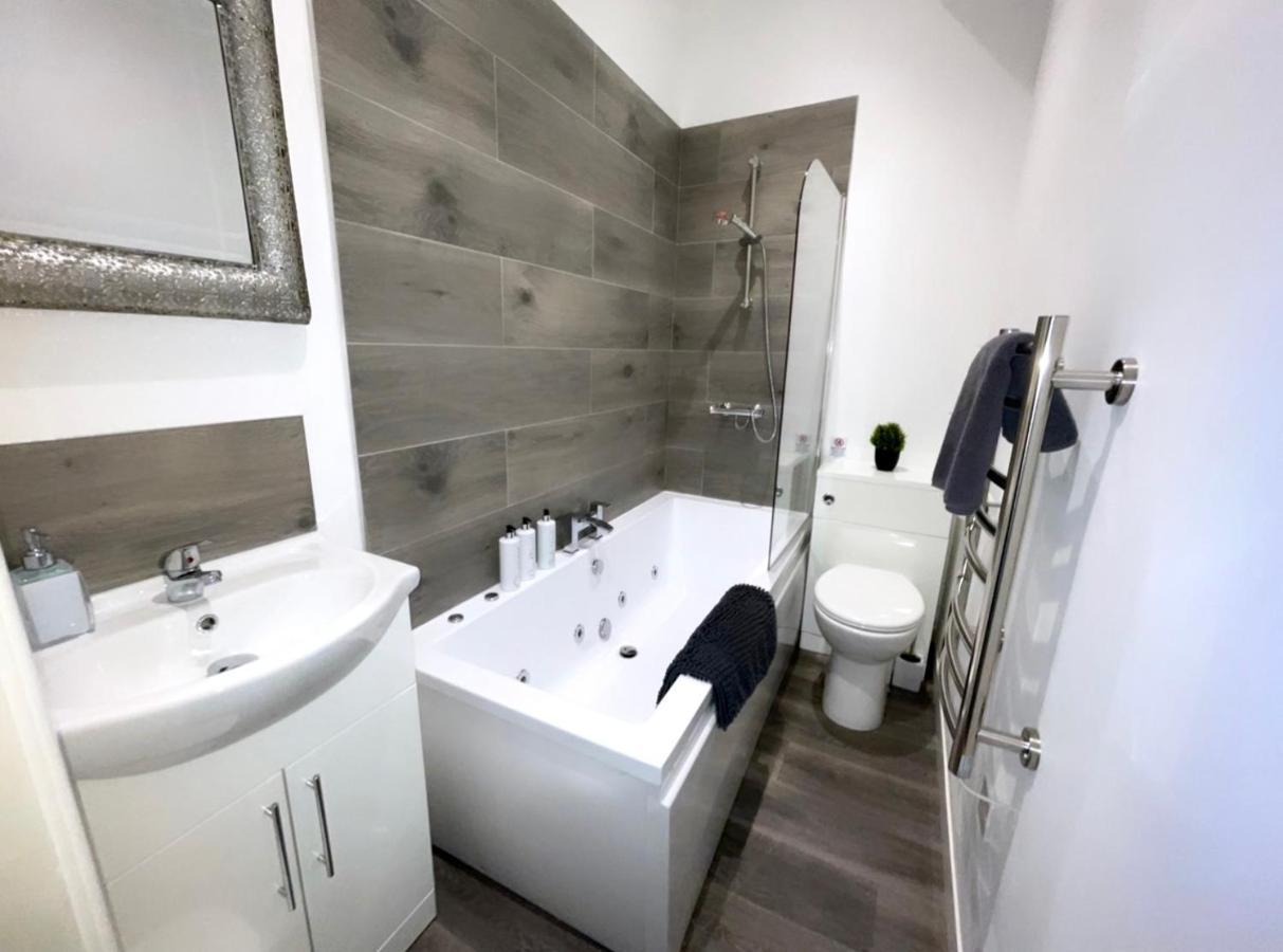 Albert Luxury Hottub & Jacuzzi Apartments بلاكبول المظهر الخارجي الصورة