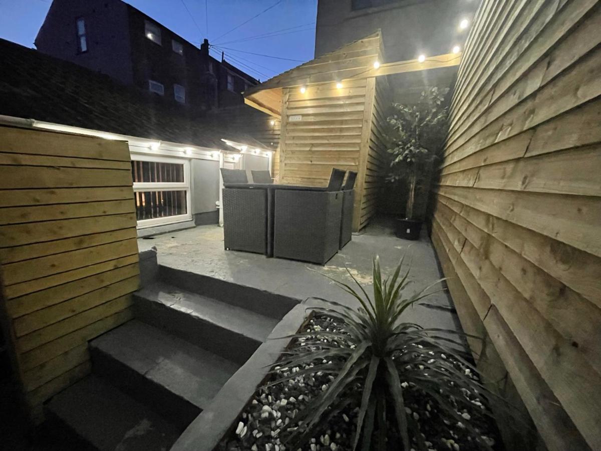 Albert Luxury Hottub & Jacuzzi Apartments بلاكبول المظهر الخارجي الصورة