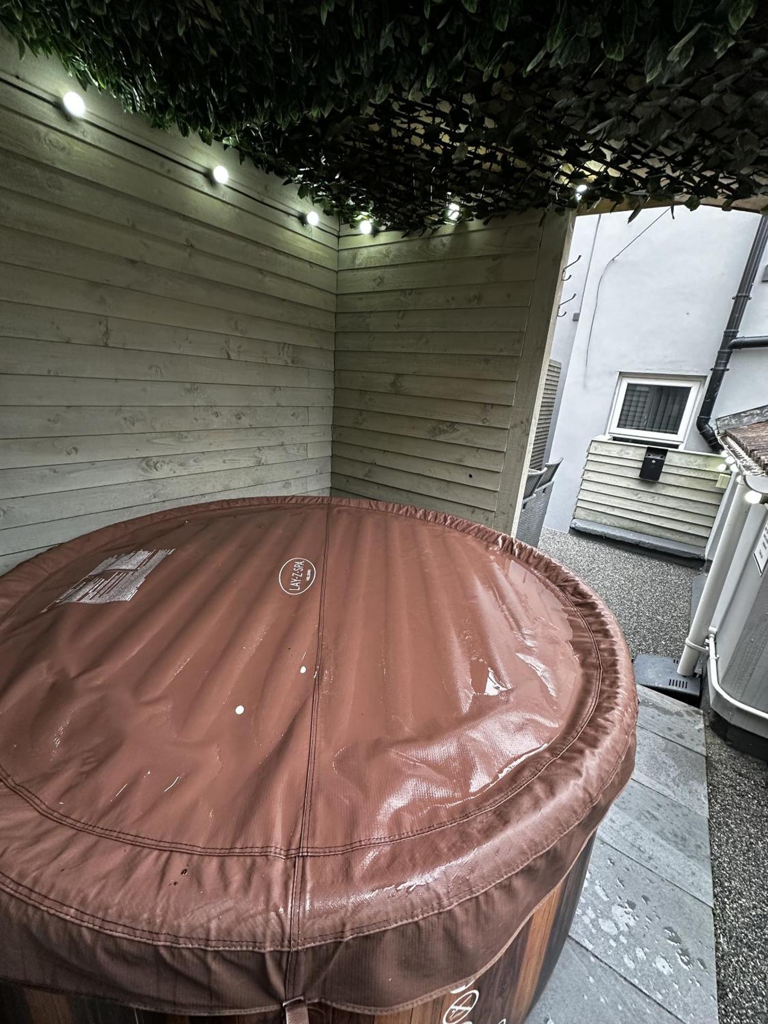 Albert Luxury Hottub & Jacuzzi Apartments بلاكبول الغرفة الصورة